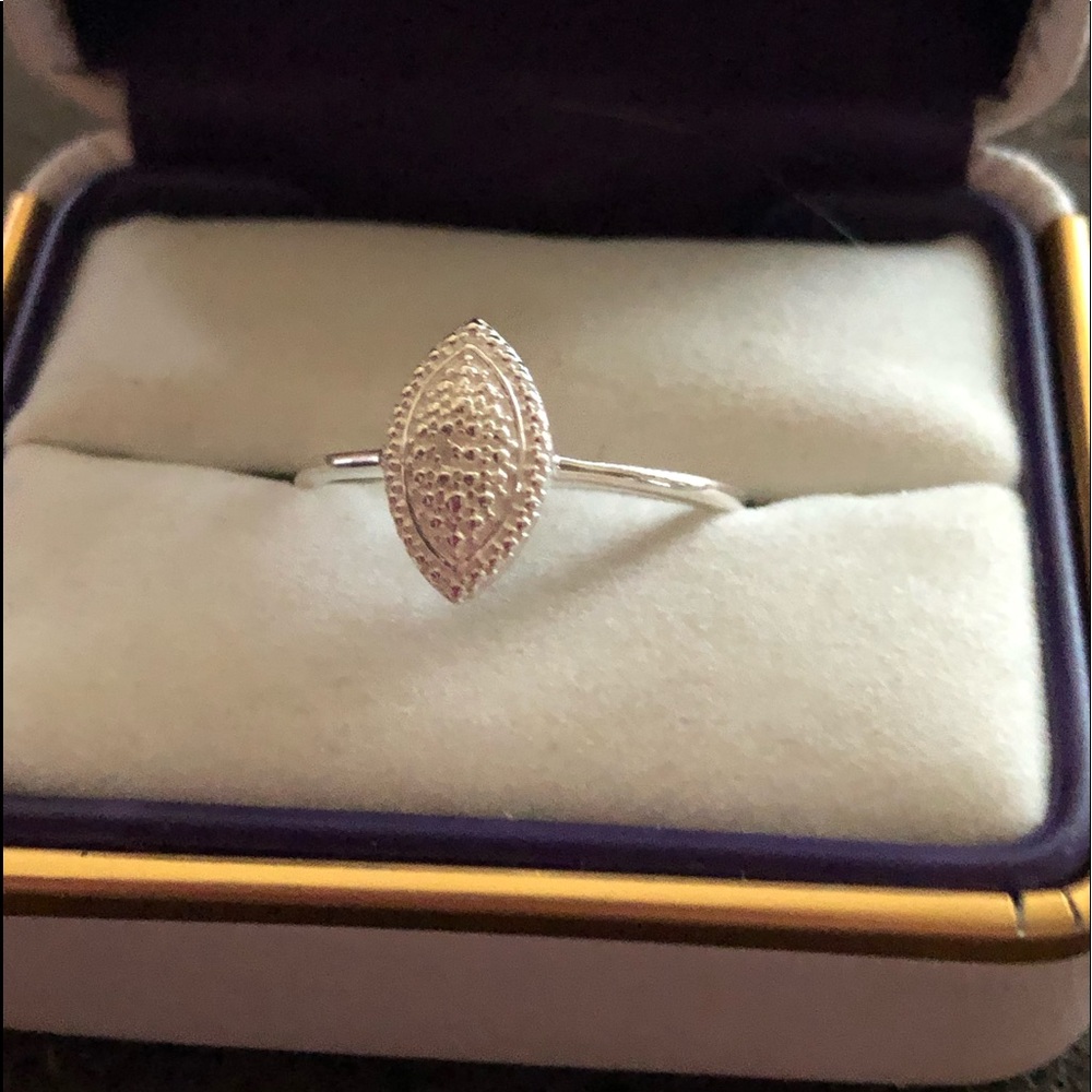 Ladies sterling silver ring.